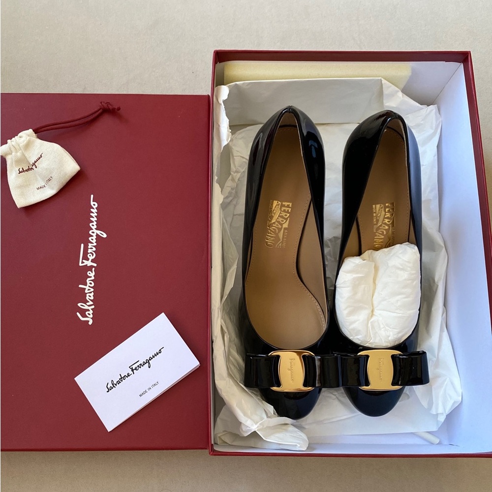 SALVATORE FERRAGAMO BRAND NEW IN BOX HEELS SIZE 8 Nero Patent Calf OSIMO
